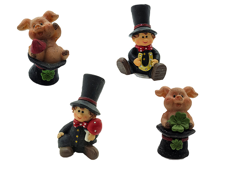 Glücksbringer aus Poly 3x3,5x6cm    Glücksbringer aus Poly 3x3,5x6cm