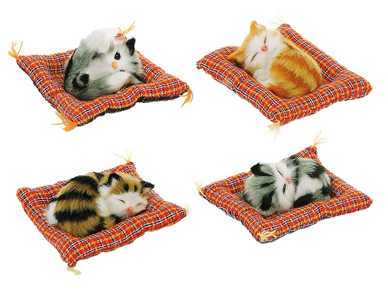 Katze mit Kunstell, Katze liegend, Katze auf Kissen, Dekoration, Haustier, Geschenk, Deko