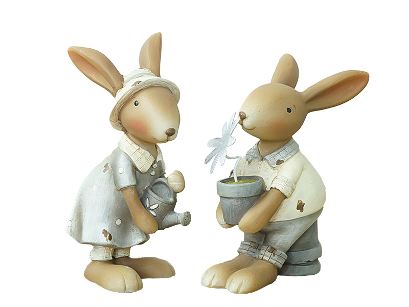 Hase aus Poly, 4,5x5x11cm    Hase aus Poly, 4,5x5x11cm