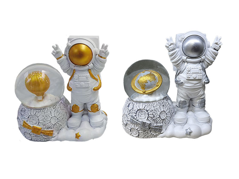 Schneekugel Astronaut aus Poly, 9x5x9cm    Schneekugel Astronaut aus Poly, 9x5x9cm