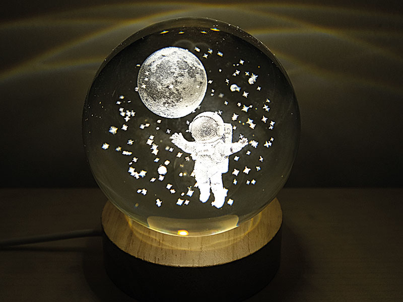Tischlampe aus Glas mit Astronaut Ø8x10cm